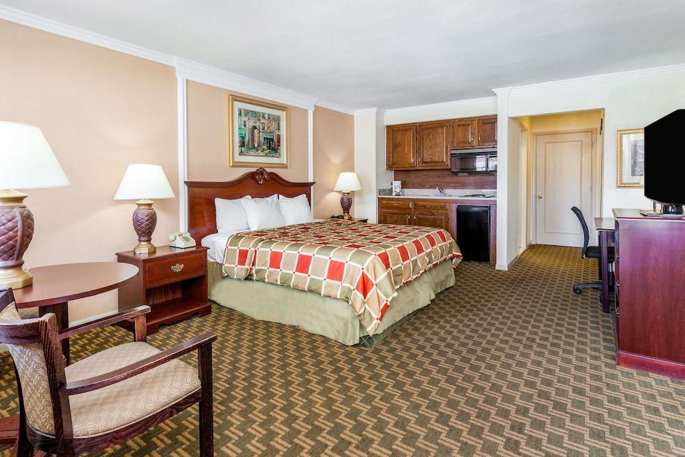 Days Inn & Suites By Wyndham Roseville/Detroit Area Dış mekan fotoğraf