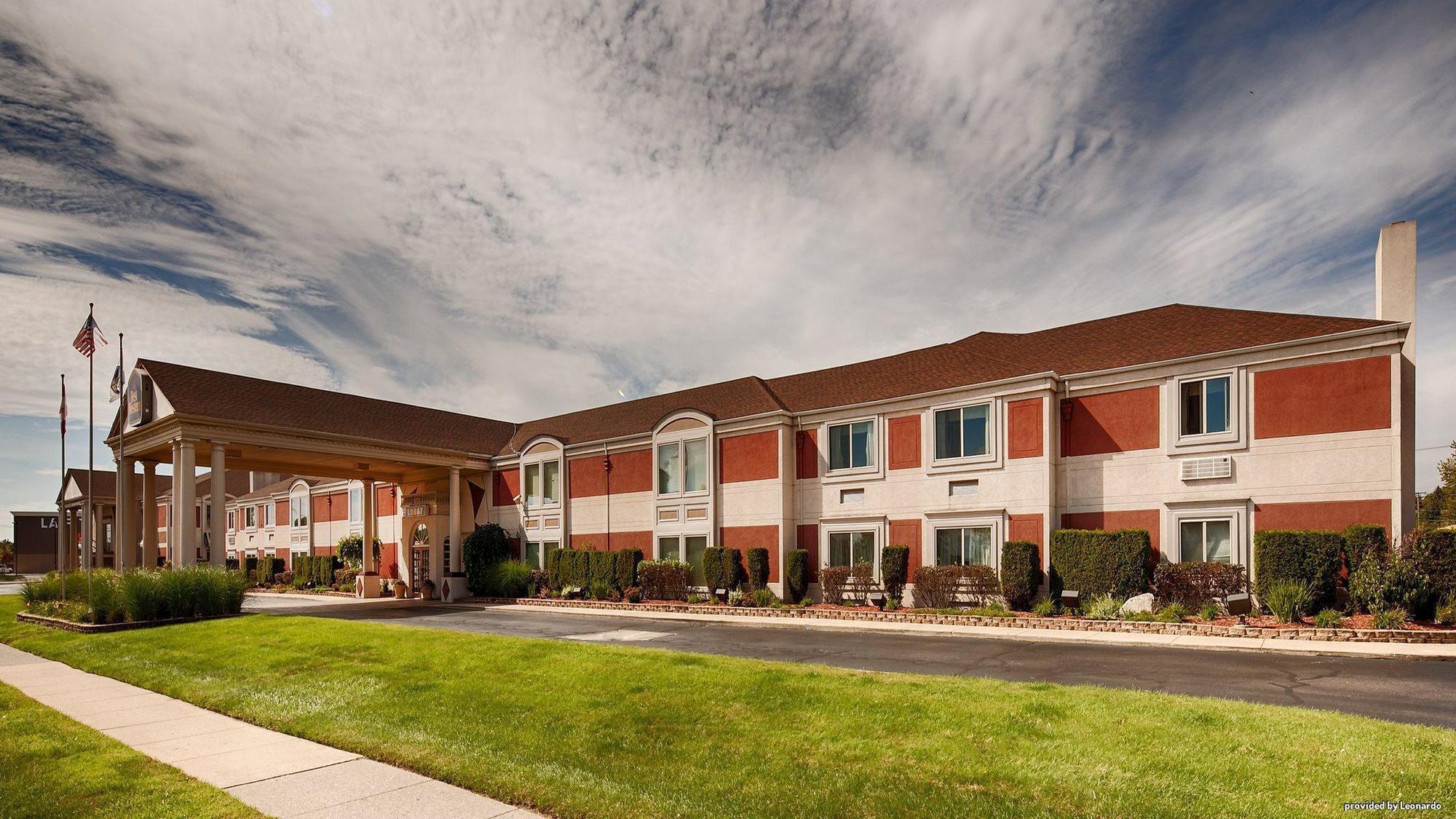 Days Inn & Suites By Wyndham Roseville/Detroit Area Dış mekan fotoğraf