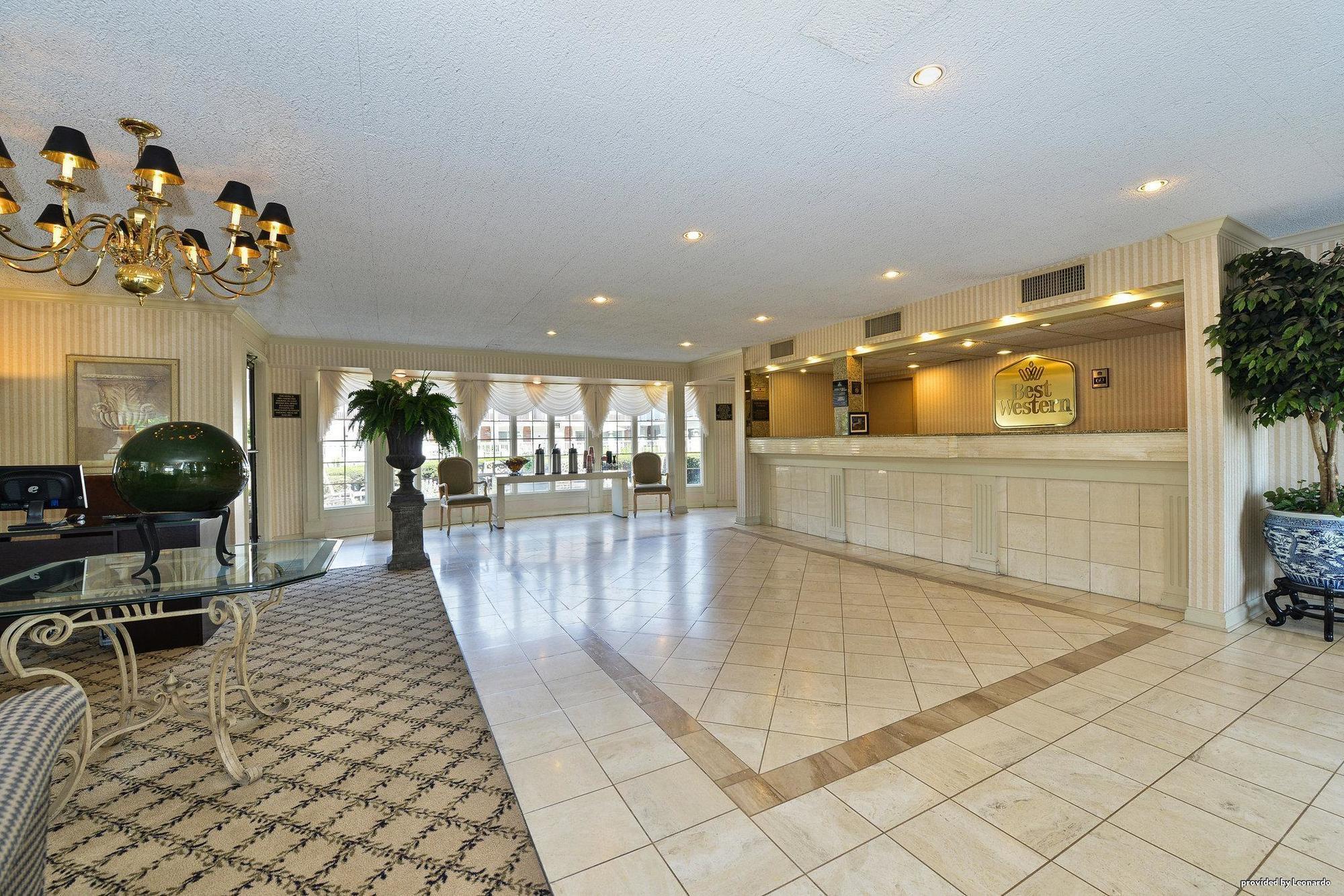 Days Inn & Suites By Wyndham Roseville/Detroit Area Dış mekan fotoğraf