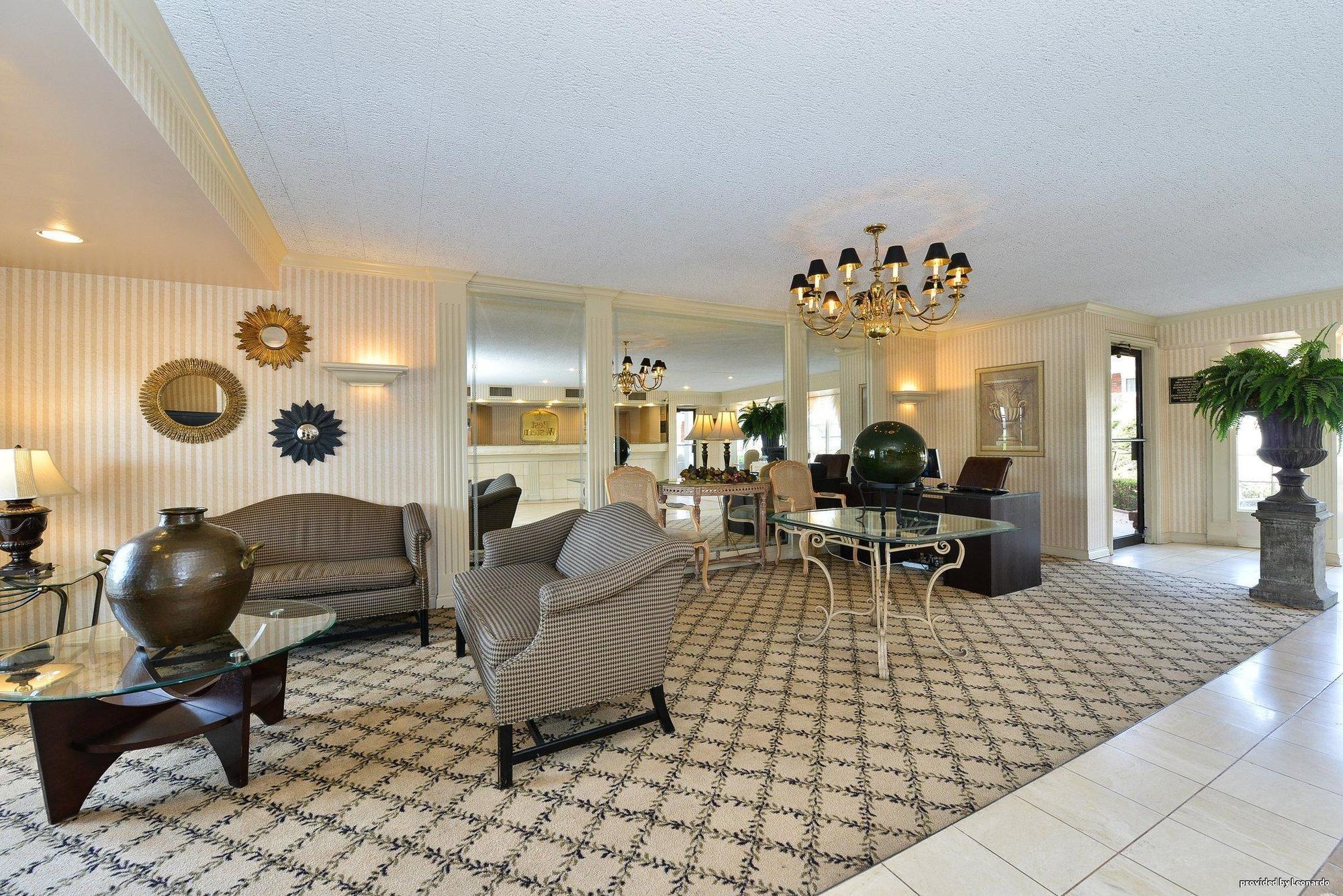 Days Inn & Suites By Wyndham Roseville/Detroit Area Dış mekan fotoğraf