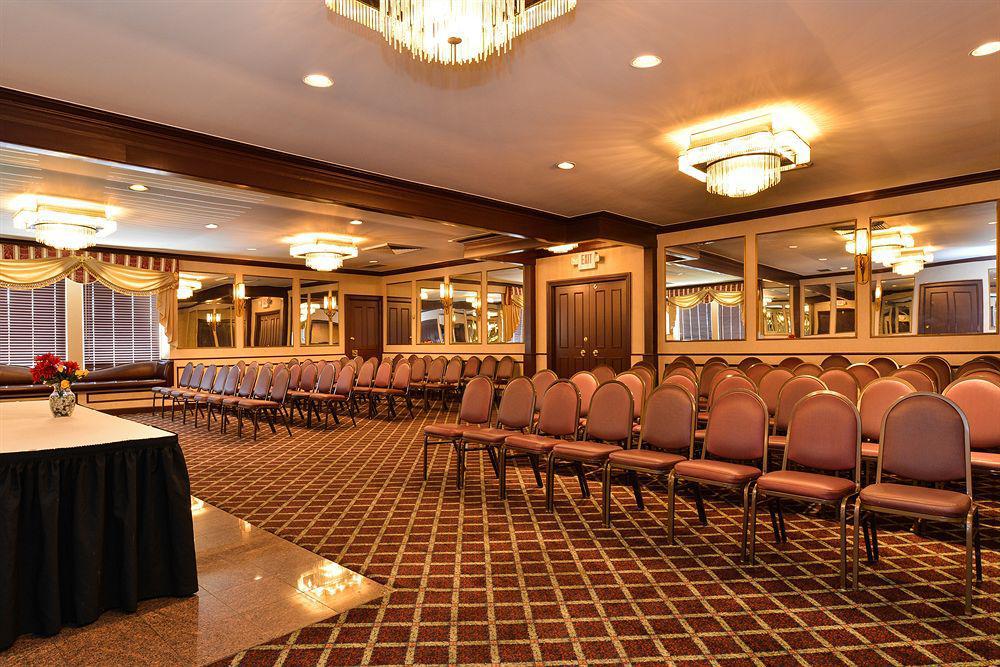 Days Inn & Suites By Wyndham Roseville/Detroit Area Dış mekan fotoğraf